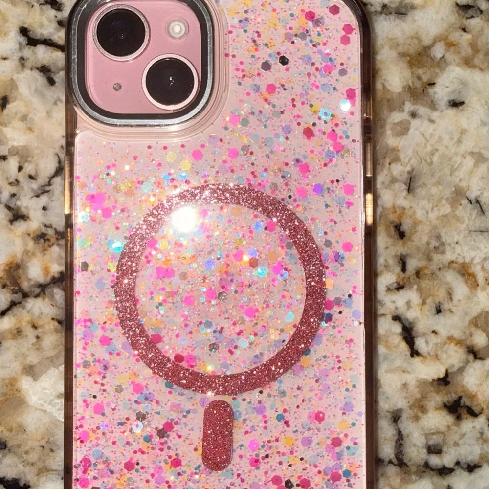 Apple iPhone 15 Plus in Soft Pink